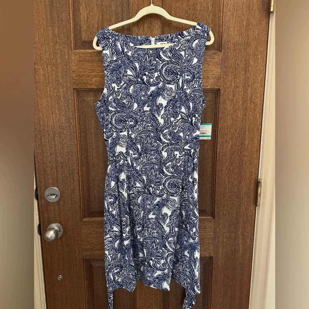 Anne Klein 16 sleeveless Elegant Blue and White Paisley Dress with wrap belt - Picture 1 of 9